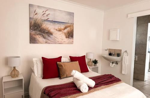 Hermanus City-Centre Apartment | Paterson Place Studios