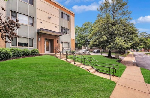 Rockville Apartment | Peace in the City - 1 Bdrm Rockville Apt