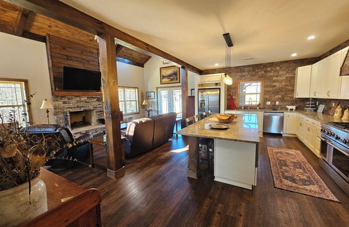 Dobson House | Peaceful 3-bedroom farmhouse on working dairy farm