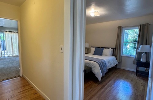 Solvang House | Peaceful 3BR Lavender Farmhouse Retreat