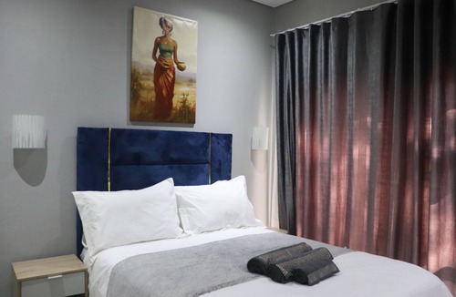 Centurion House | Peaceful Central location Fast WiFi & workspace 24/7 security cameras