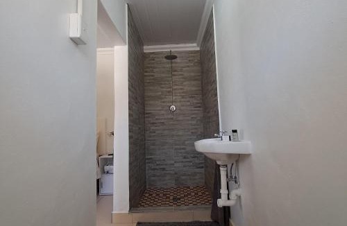 Rondebosch House | Peaceful one bedroom guesthouse in Rondebosch