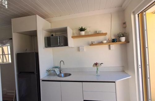 Rondebosch House | Peaceful one bedroom guesthouse in Rondebosch
