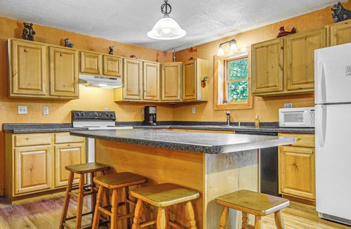 Wautoma Cabin | Peaceful Wautoma Retreat w/Deck on 10 Acres!