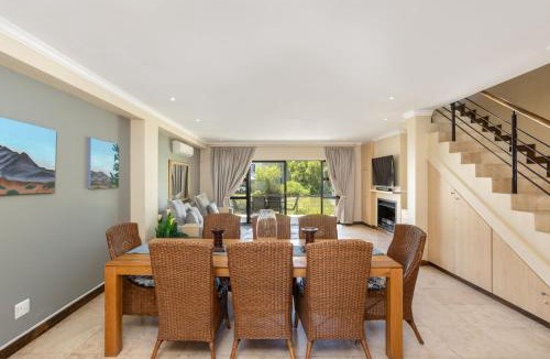 Cape Winelands Villa | Pearl Valley Golf Estate Lodge 1E