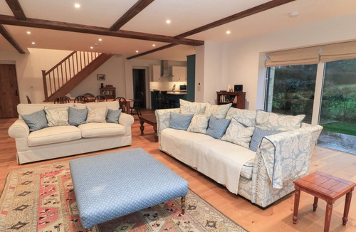 Whichford Cottage | PEEWIT COACH HOUSE, family friendly in Moreton-In-Marsh