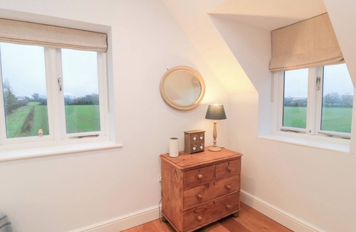 Whichford Cottage | PEEWIT COACH HOUSE, family friendly in Moreton-In-Marsh