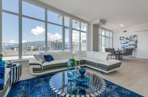 Lower Lonsdale Condo | Penthouse Waterfront North Vancouver 3 Bedroom with Views, 4000 sq ft Patio