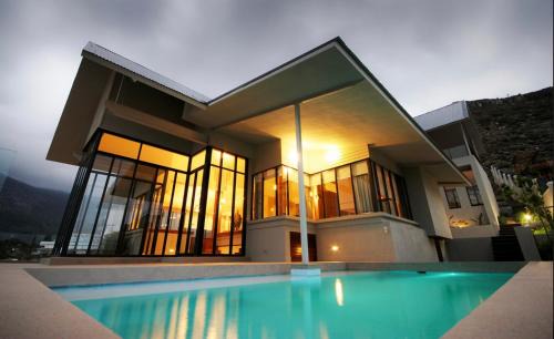 Scott Estate Villa | Pepper House Villa ,Housekeeper , heated pool , Hot tub, backup solar and water systems