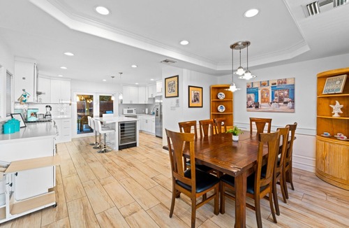 Pierpont Bay House | Perfect 4 Families! Walk To Beach, Private Jacuzzi