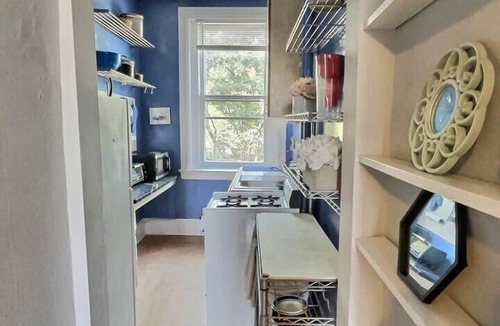 Adams Morgan Apartment | Perfect Adams Morgan Location! Charming & Historic