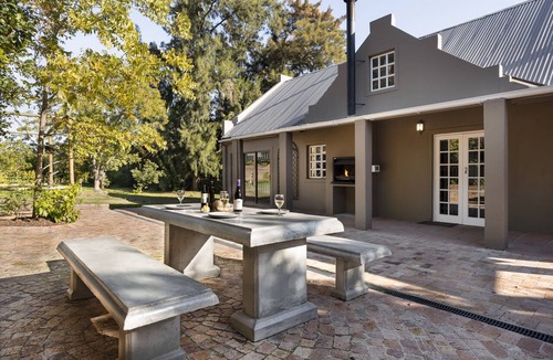 Stellenbosch House | Perfect family home to relax with private wood fired hot-tub