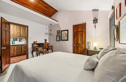 Fillmore House | Perfect For Families Pool Spa Tennis Orchards