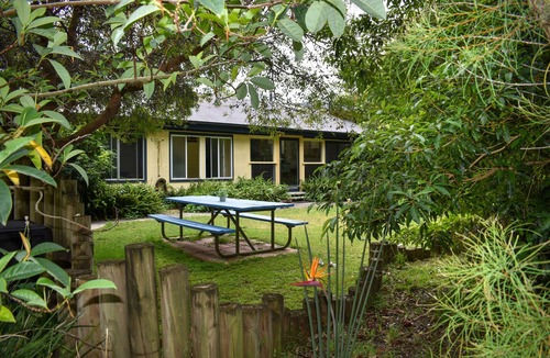 Maloneys Beach House | Perfect Pet Friendly South Coast Beach Getaway