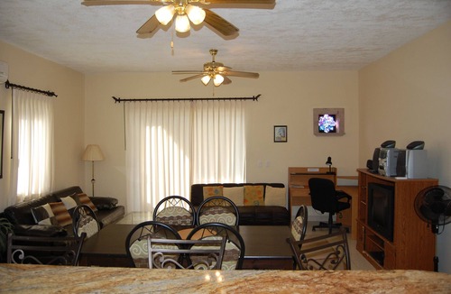 El Pescadero House | Pescadero Palace 4BR Guest House w/Pool, Jacuzzi, and Beach Front!