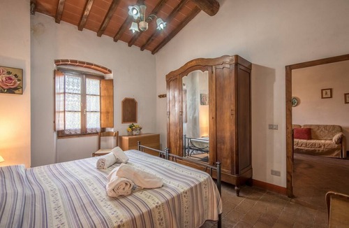 Castiglion Fibocchi Other | Pet-Friendly Apartment Bilocale Prunalbo with Shared Pool & Wi-Fi