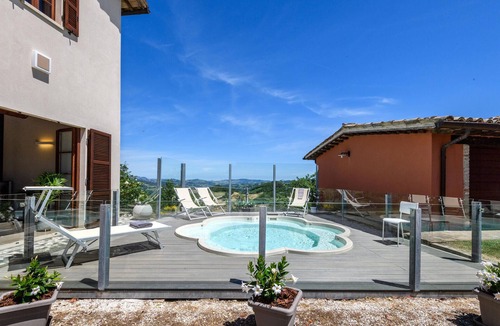 SantʼAngelo in Vado Apartment | Pet friendly apartment in Sant'Angelo in Vado