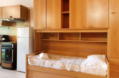Borzonasca Apartment | Pet-Friendly Apartment with Mountain View & Shared Pool