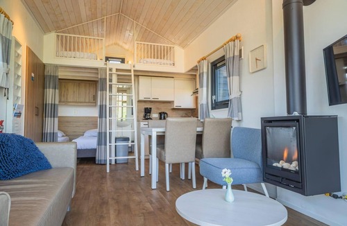 West-Graftdijk House | Pet-Friendly Getaway in North Holland