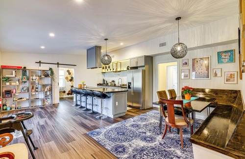 Cresco Cottage | Pet-friendly Group Getaway 12 Mi to Camelback Mtn!
