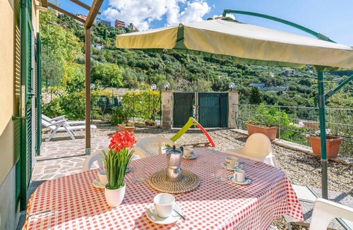 Costa House | Pet friendly home in Framura