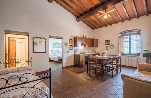 Castiglion Fibocchi Other | Pet-Friendly Apartment Bilocale Prunalbo with Shared Pool & Wi-Fi