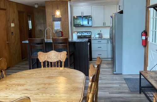 Lakeville Ski Chalet | Pet Friendly - Wallenpaupack with dock/Hot Tub
