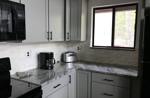 Lakeville Ski Chalet | Pet Friendly - Wallenpaupack with dock/Hot Tub