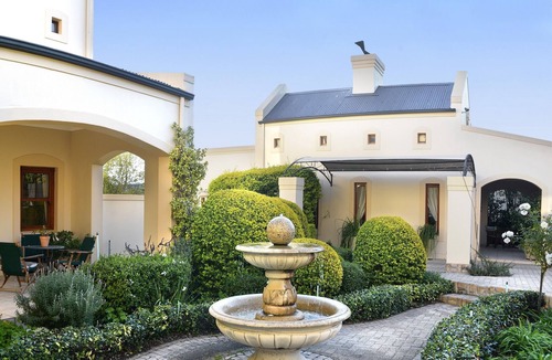 Franschhoek Cottage | Petit Plaisir! Romantic Garden Cottage With Beautiful Mountain Views