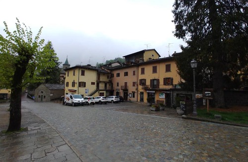Fiumalbo Apartment | piazza Iolanda