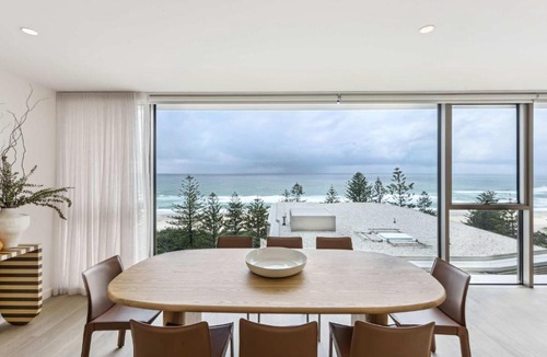 Burleigh Heads Apartment | Picasso By Khove