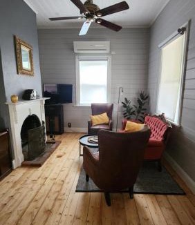 Ferntree Gully House | 'Pickett's Cottage' - Circa 1868 - Oldest in Knox!