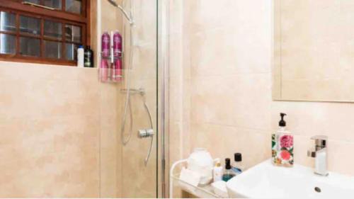 Wickhamford House | Piglet Cottage