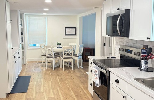 Wild Rose Cottage | Pine Lake Escape: 3-bedroom cottage, perfect for relaxing at the lake.