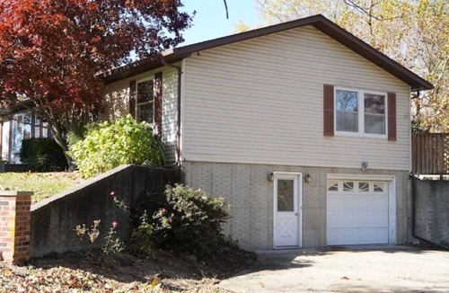 Pittsfield House | Pine Lakes Family Fun Haven | Lakeside Cabins, Pools & Waterpark Access
