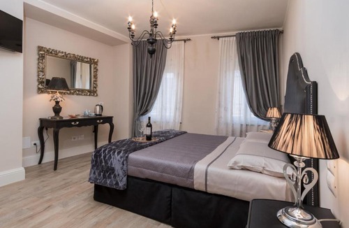 Pistoia House | Pistoia Luxury Suite