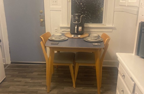 Hammond Apartment | Plant MOOD2! FREE STREET PARKING & Wi-Fi!