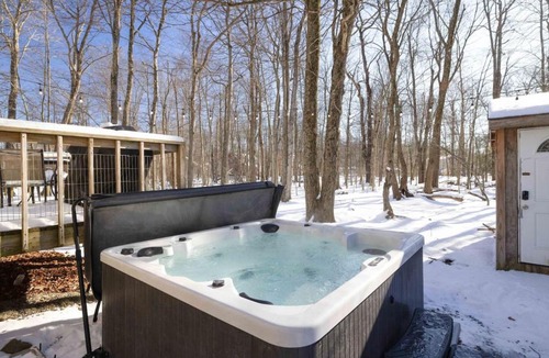 Tobyhanna House | Pocono Lake Charmer Lakeview Retreat for 10