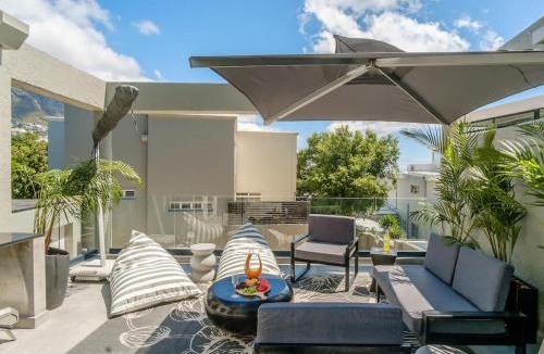 Camps Bay Villa | Pool, 5 min walk to beach, Hot tub, Mountain and Ocean Views - The Argyle Camps Bay