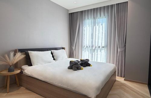 Nong Chaeng Apartment | Pool view 1 bed room bang tao beach by 87Homes
