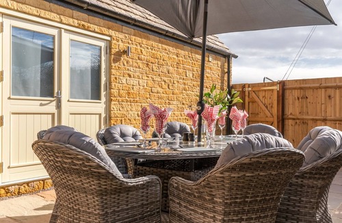 Ebrington Cottage | Poplar House - sleeps 8 guests in 4 bedrooms