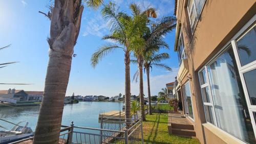 Port Owen Villa | Port Owen Riverfront Retreat