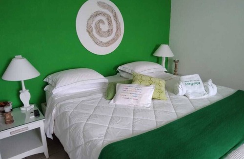 Bonfim Hotel | Pousada Casa do Bicho Preguiça - 14 rooms, ideal for groups and families.