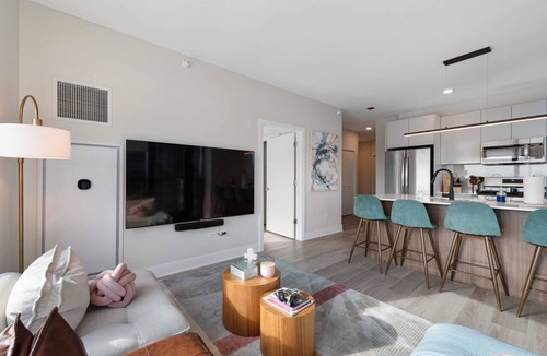 West Loop Apartment | Premium 2BR with City Views + Easy Access