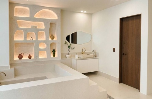 Mia-dong Apartment | Premium Ivory & Wood Stay with an Indoor Bath