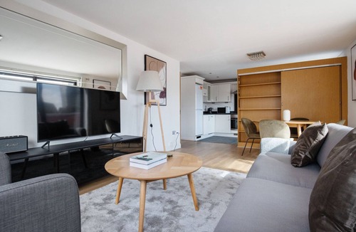 Vincent Square Apartment | Premium Westminster 3BR w/Balcony, nr Tube & Attractions, by Blueground