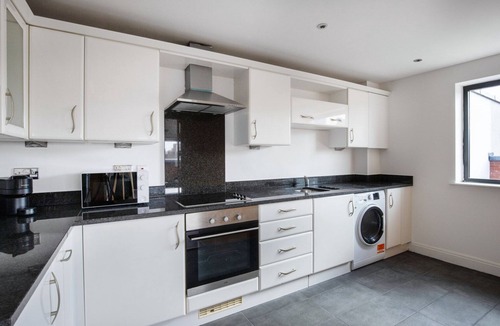 Vincent Square Apartment | Premium Westminster 3BR w/Balcony, nr Tube & Attractions, by Blueground