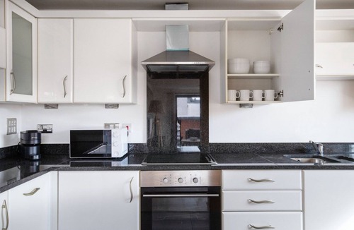 Vincent Square Apartment | Premium Westminster 3BR w/Balcony, nr Tube & Attractions, by Blueground