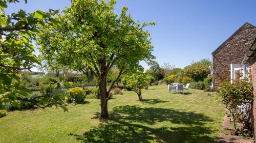Woodford Halse House | Priors Mead Cottage