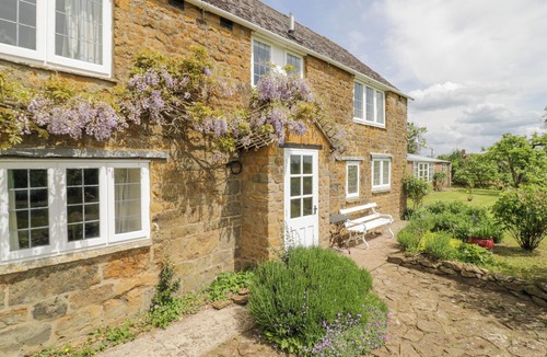 Banbury Cottage | Priors Mead